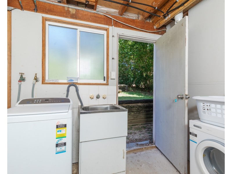 1 Bimba Street, Point Lookout QLD 4183