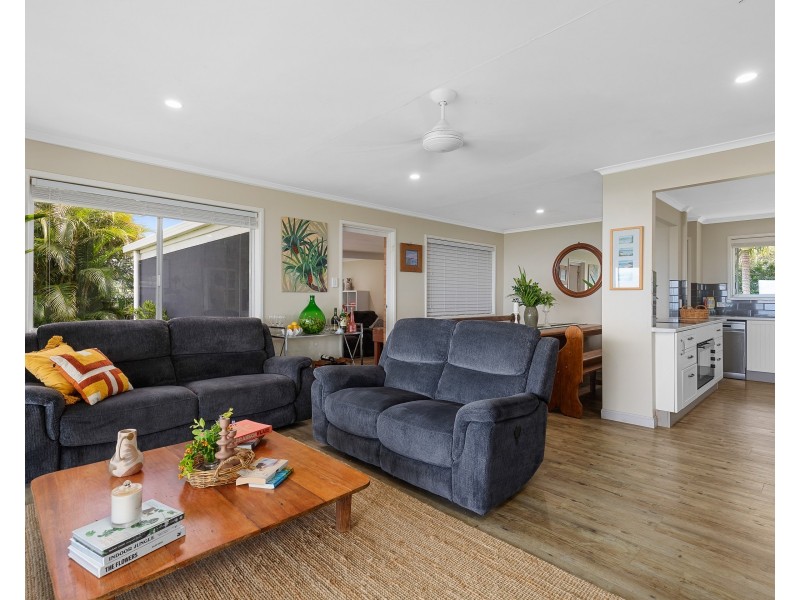 5 Illawong Crescent, Dunwich QLD 4183