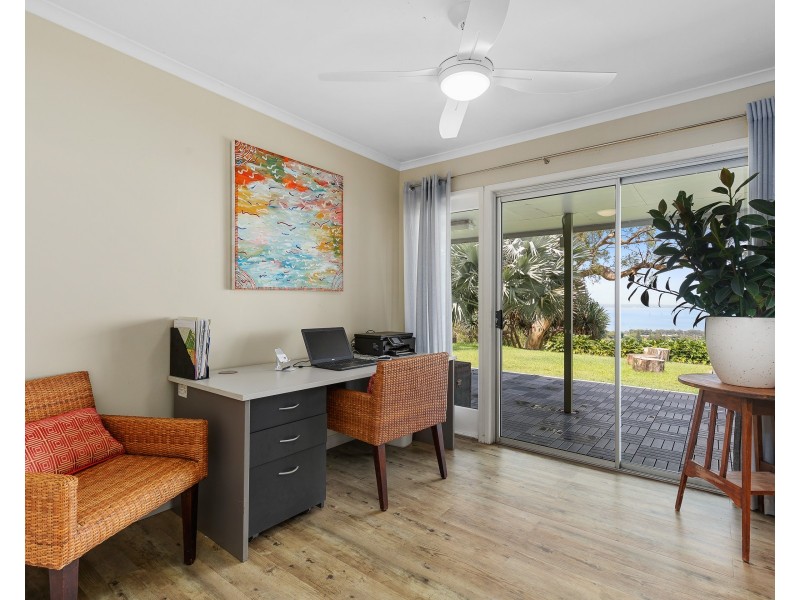 5 Illawong Crescent, Dunwich QLD 4183