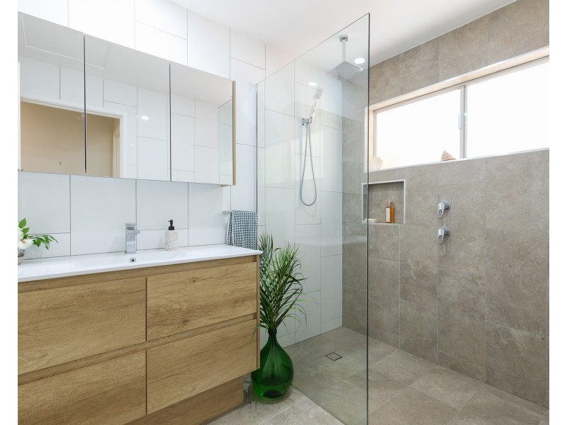 5 Illawong Crescent, Dunwich QLD 4183