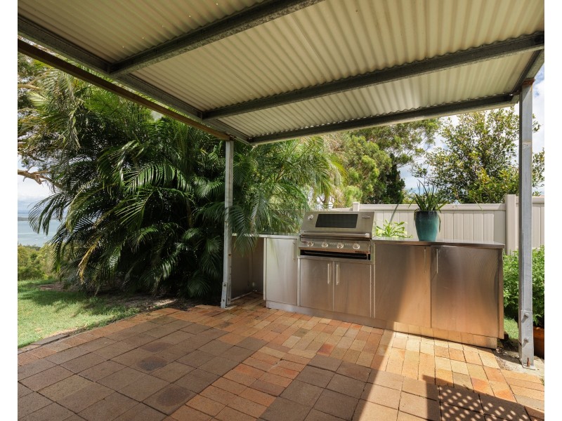 5 Illawong Crescent, Dunwich QLD 4183