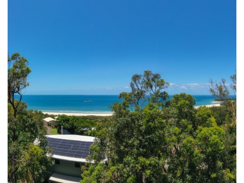 68 Tramican Street, Point Lookout QLD 4183