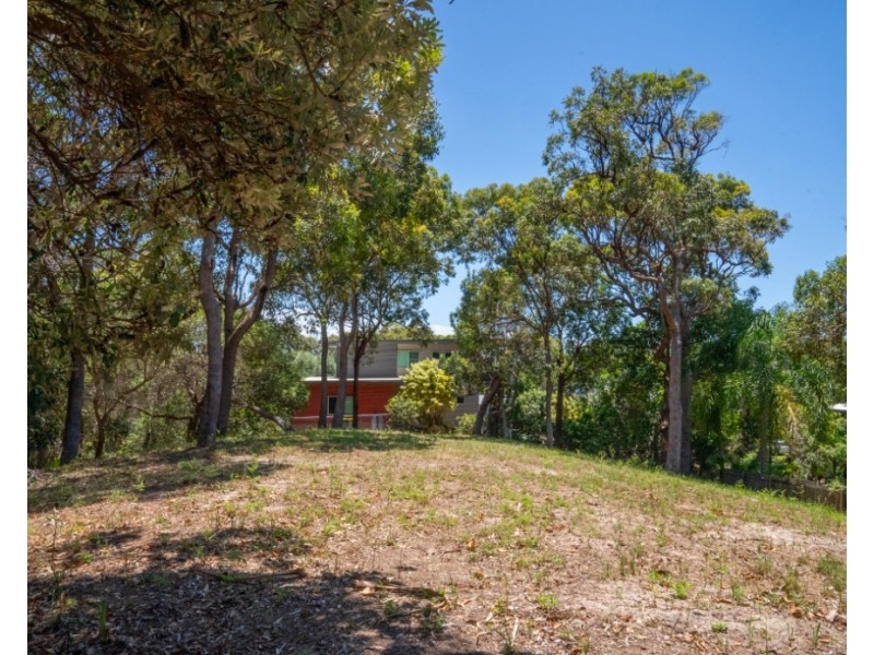 68 Tramican Street, Point Lookout QLD 4183