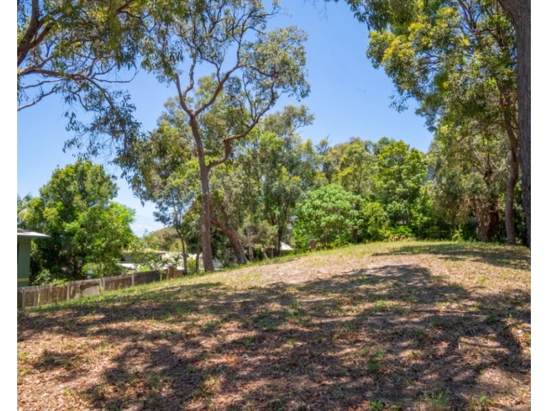 68 Tramican Street, Point Lookout QLD 4183