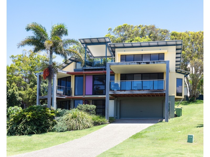 6 Roseby Court, Point Lookout QLD 4183