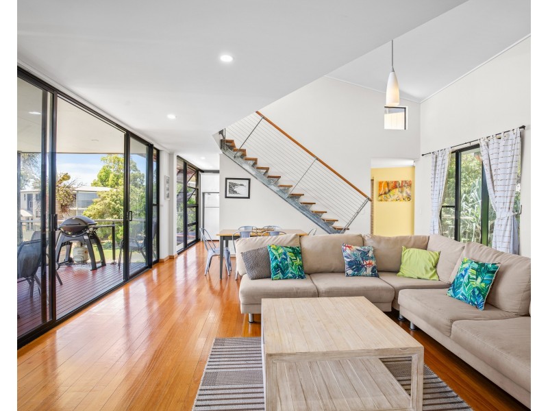 6 Roseby Court, Point Lookout QLD 4183