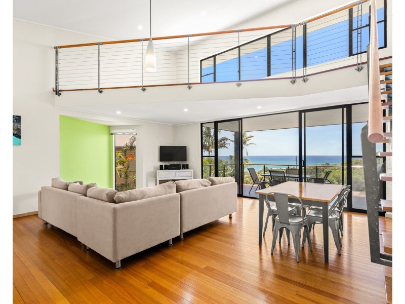 6 Roseby Court, Point Lookout QLD 4183