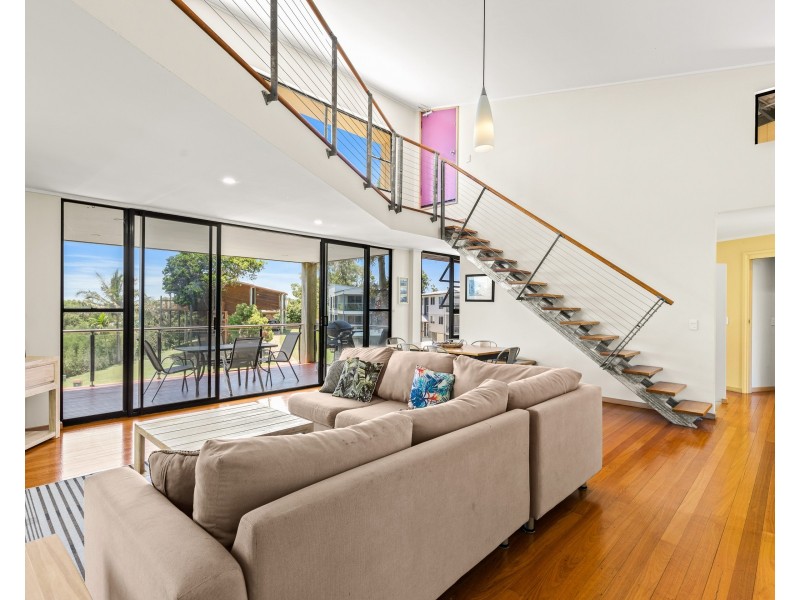 6 Roseby Court, Point Lookout QLD 4183