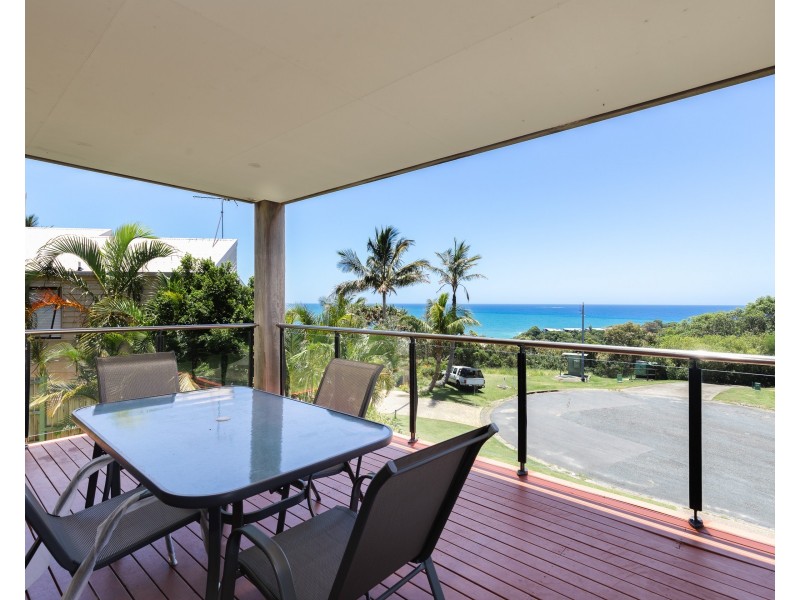 6 Roseby Court, Point Lookout QLD 4183