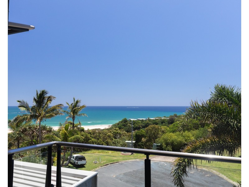 6 Roseby Court, Point Lookout QLD 4183