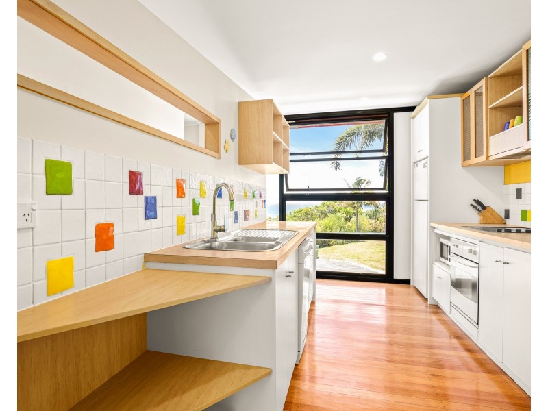 6 Roseby Court, Point Lookout QLD 4183