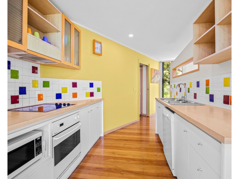 6 Roseby Court, Point Lookout QLD 4183