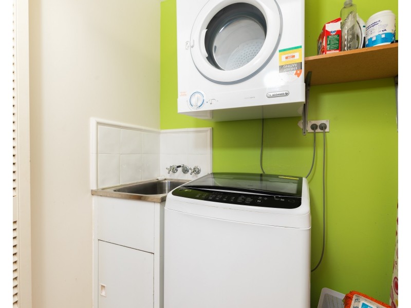 6 Roseby Court, Point Lookout QLD 4183