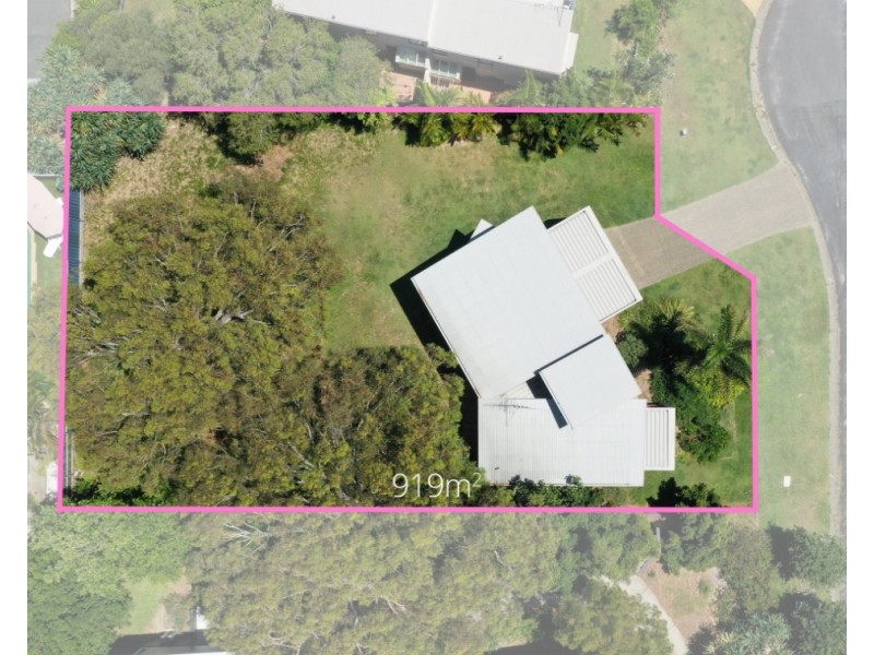 6 Roseby Court, Point Lookout QLD 4183