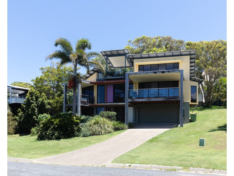 6 Roseby Court, Point Lookout QLD 4183