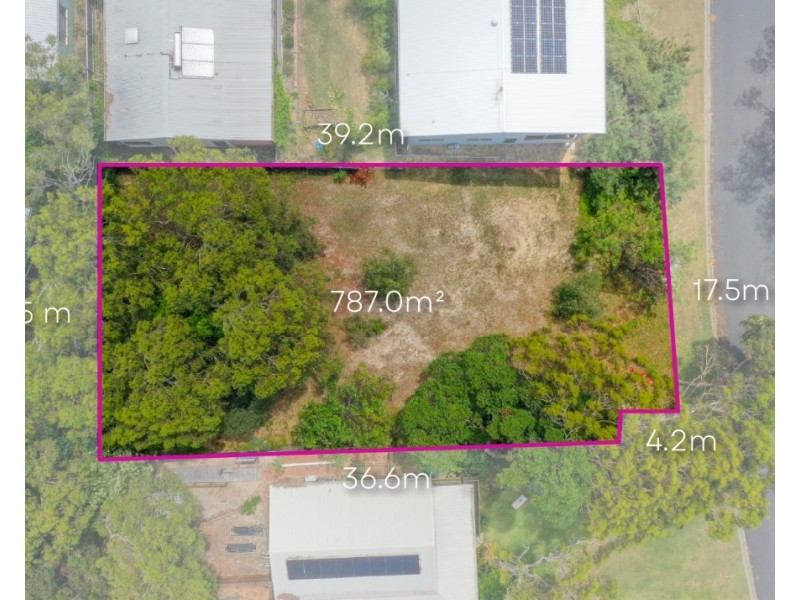22 Cumming Parade, Point Lookout QLD 4183