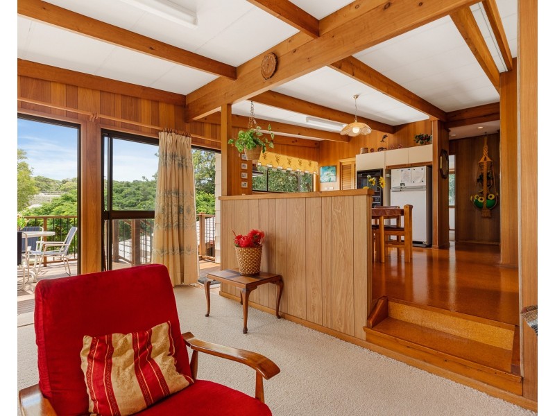 14 Bigoon Road, Point Lookout QLD 4183