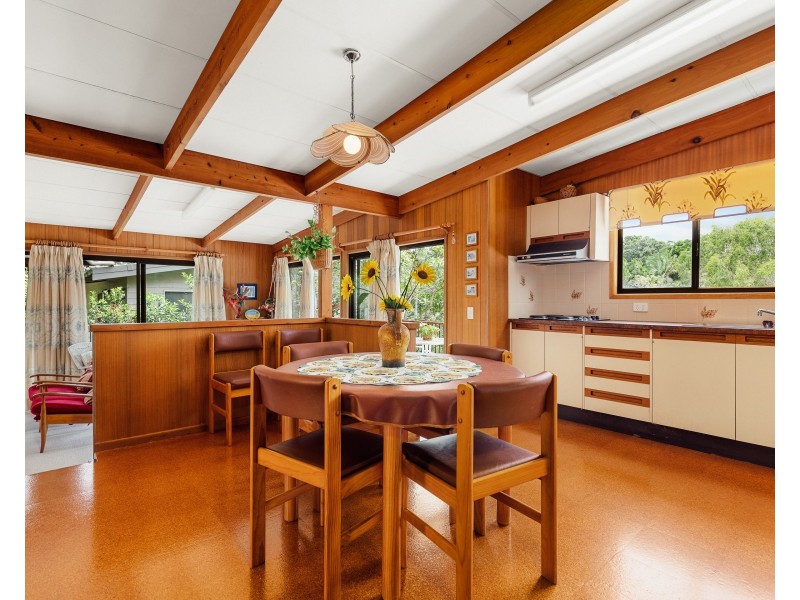 14 Bigoon Road, Point Lookout QLD 4183