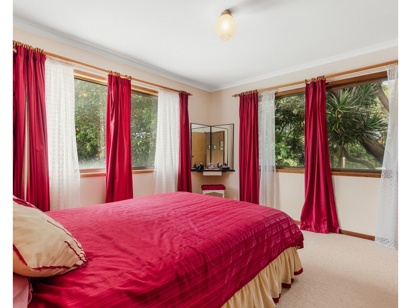 14 Bigoon Road, Point Lookout QLD 4183