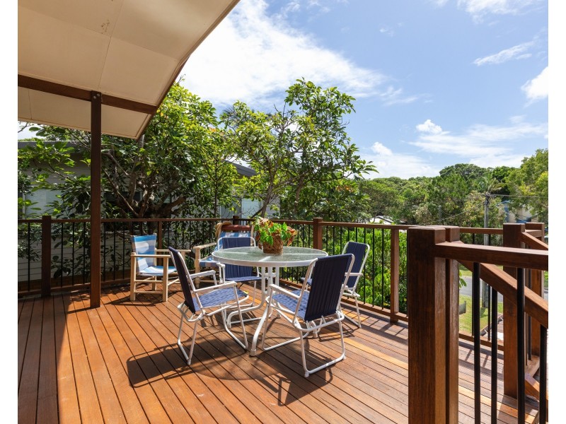 14 Bigoon Road, Point Lookout QLD 4183
