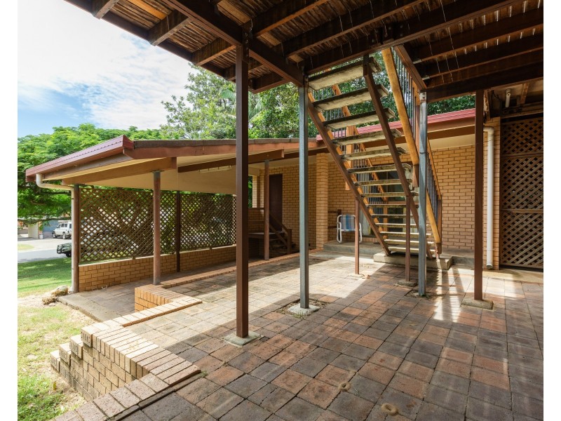 14 Bigoon Road, Point Lookout QLD 4183