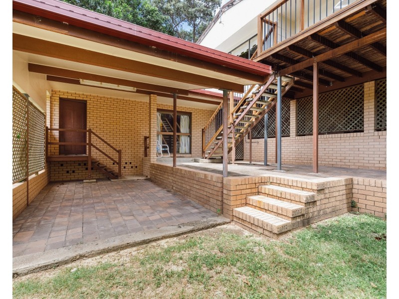 14 Bigoon Road, Point Lookout QLD 4183