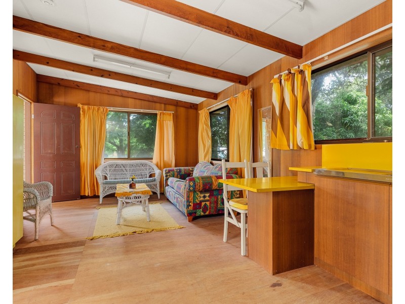 14 Bigoon Road, Point Lookout QLD 4183