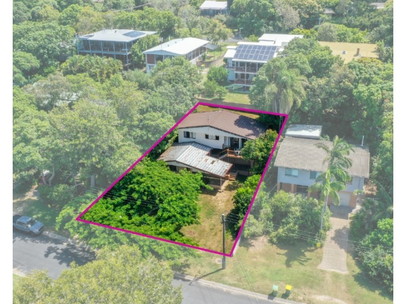 14 Bigoon Road, Point Lookout QLD 4183