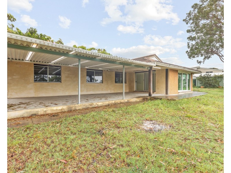12 Illawong Crescent, Dunwich QLD 4183