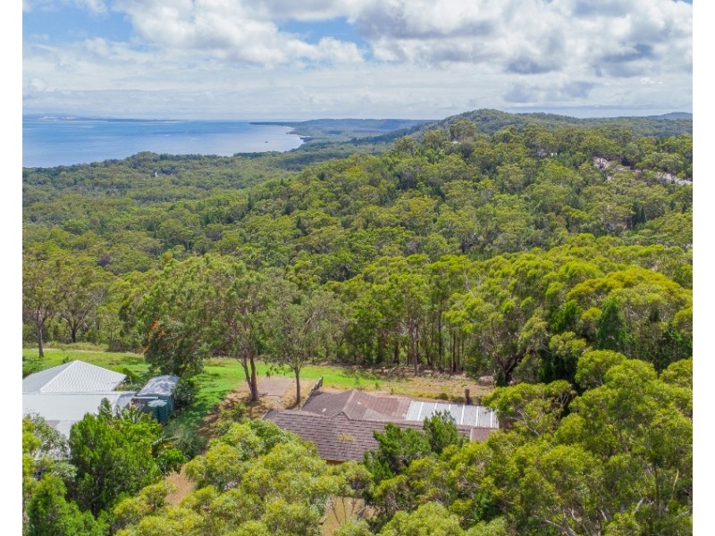 12 Illawong Crescent, Dunwich QLD 4183