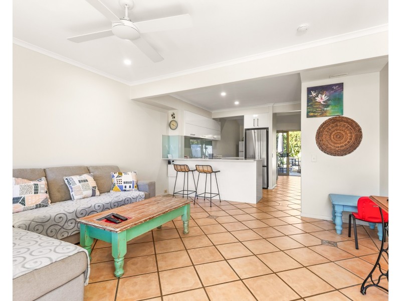 2/21-25 Cumming Parade, Point Lookout QLD 4183