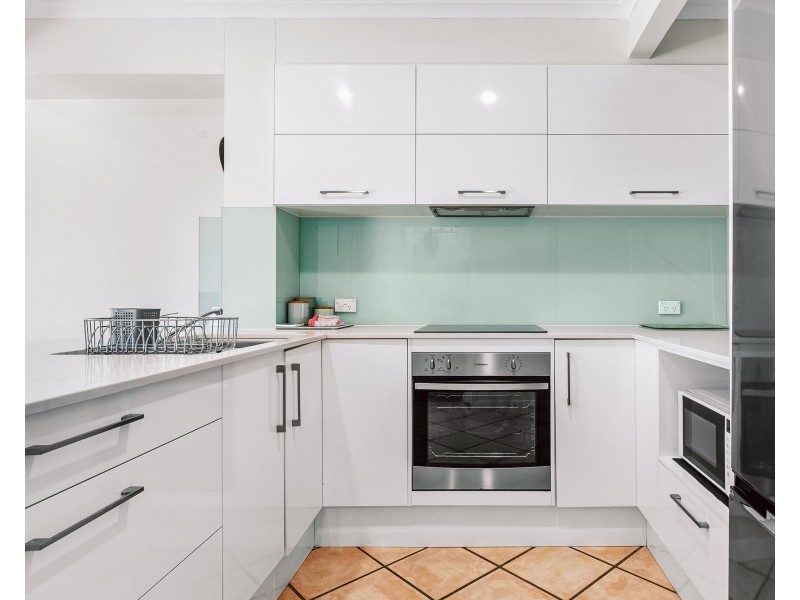 2/21-25 Cumming Parade, Point Lookout QLD 4183