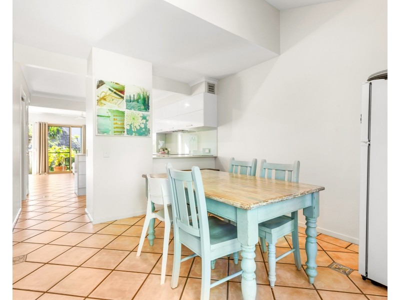 2/21-25 Cumming Parade, Point Lookout QLD 4183