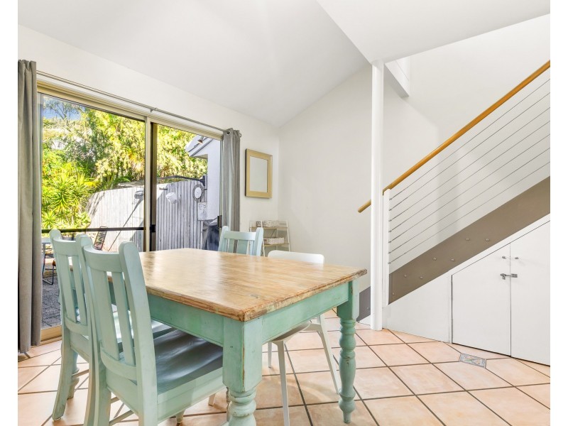 2/21-25 Cumming Parade, Point Lookout QLD 4183
