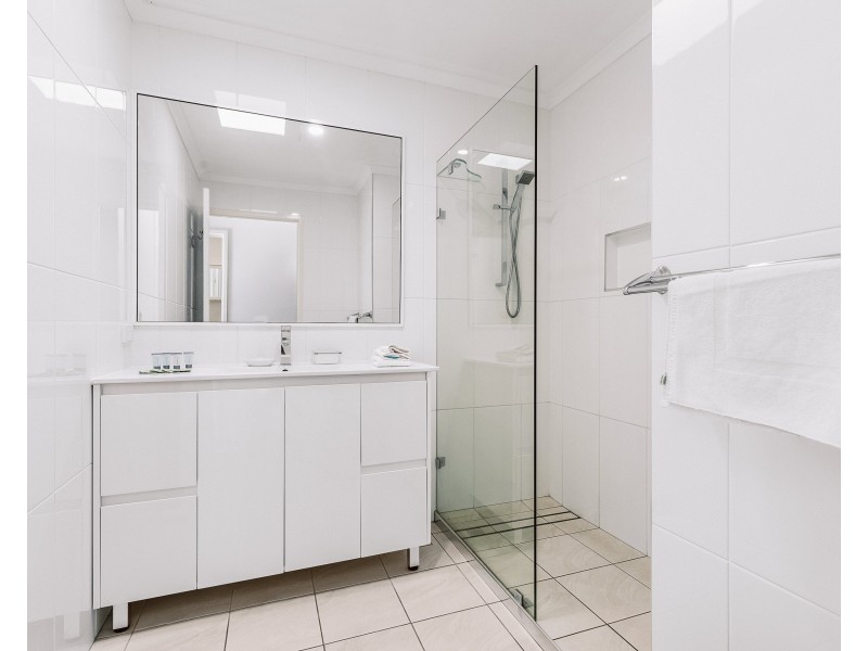 2/21-25 Cumming Parade, Point Lookout QLD 4183