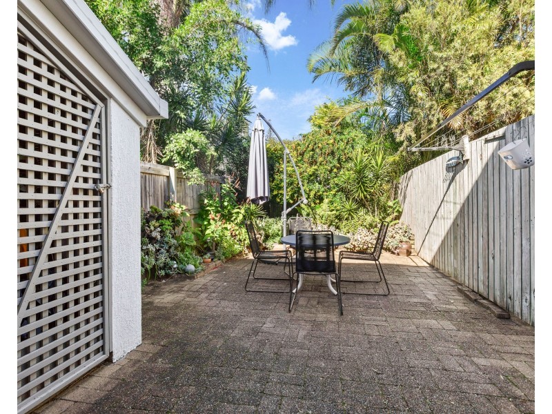 2/21-25 Cumming Parade, Point Lookout QLD 4183