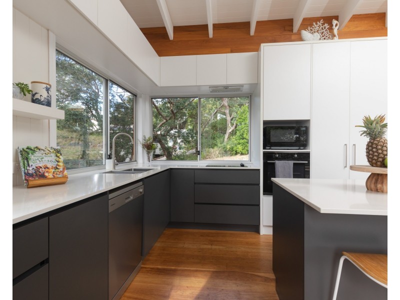 44 Booran Street, Point Lookout QLD 4183