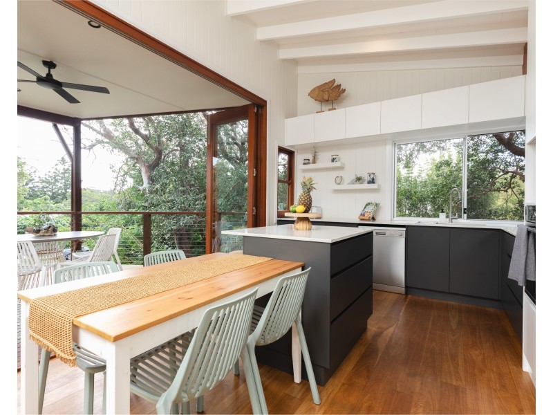 44 Booran Street, Point Lookout QLD 4183