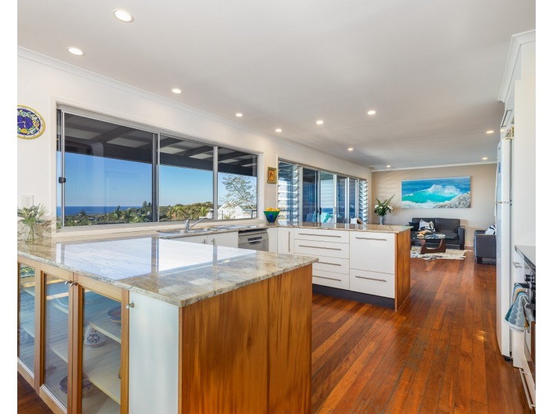 19 Cumming Parade, Point Lookout QLD 4183