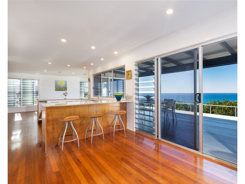 19 Cumming Parade, Point Lookout QLD 4183