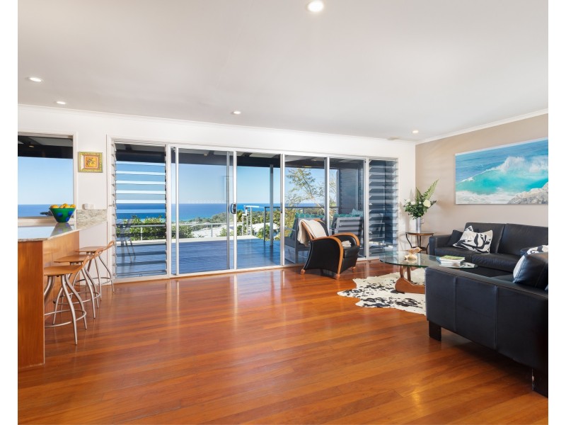 19 Cumming Parade, Point Lookout QLD 4183