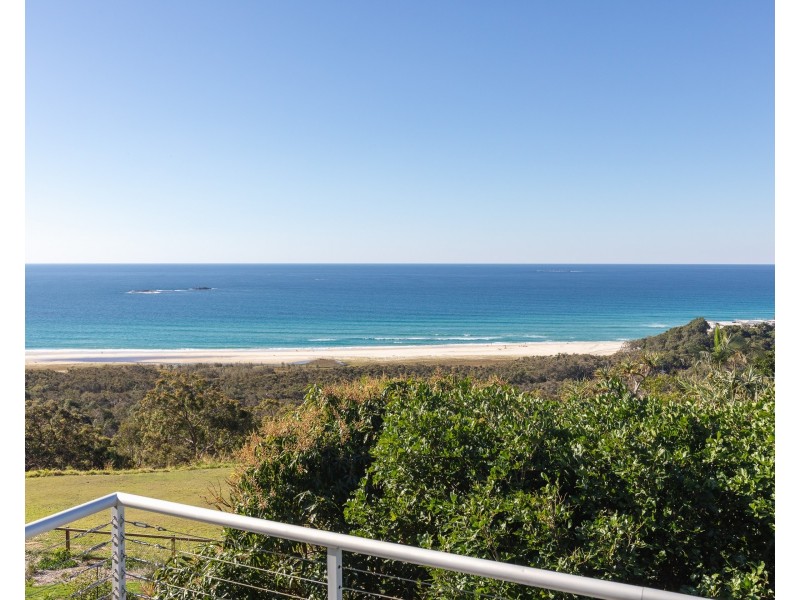 19 Cumming Parade, Point Lookout QLD 4183