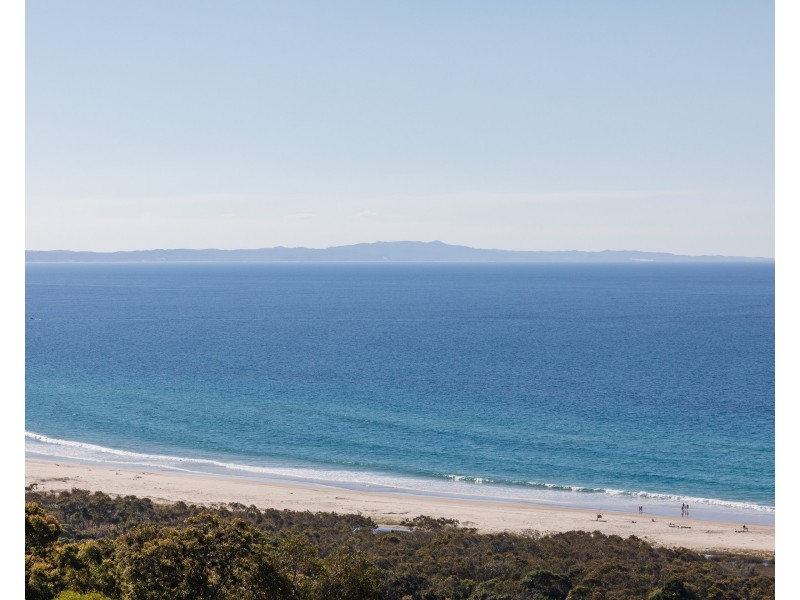 19 Cumming Parade, Point Lookout QLD 4183