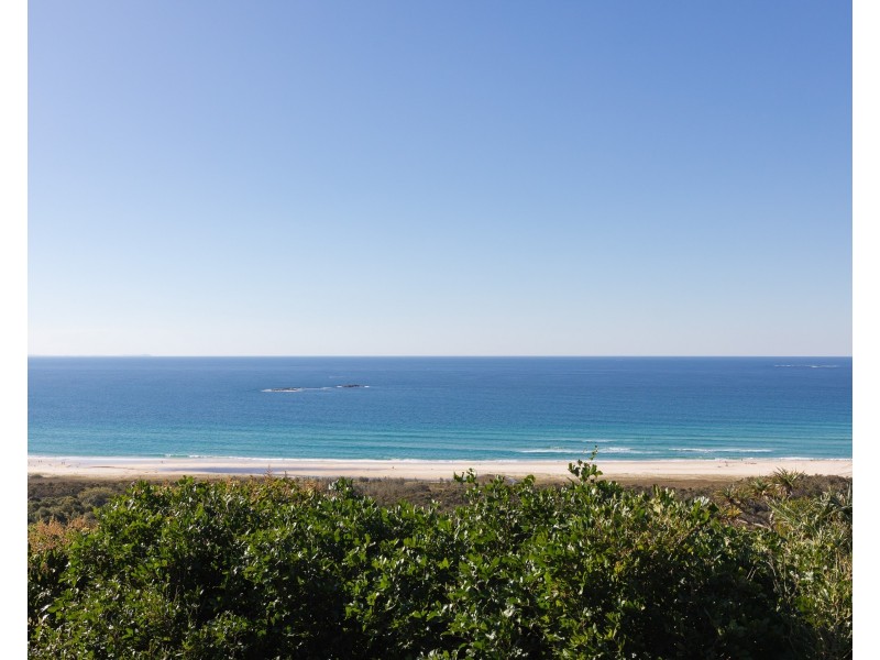 19 Cumming Parade, Point Lookout QLD 4183
