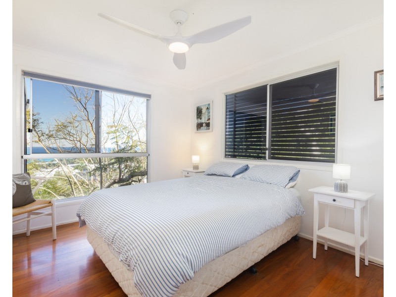 19 Cumming Parade, Point Lookout QLD 4183
