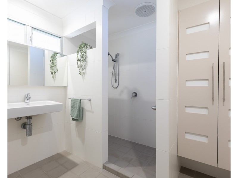 19 Cumming Parade, Point Lookout QLD 4183