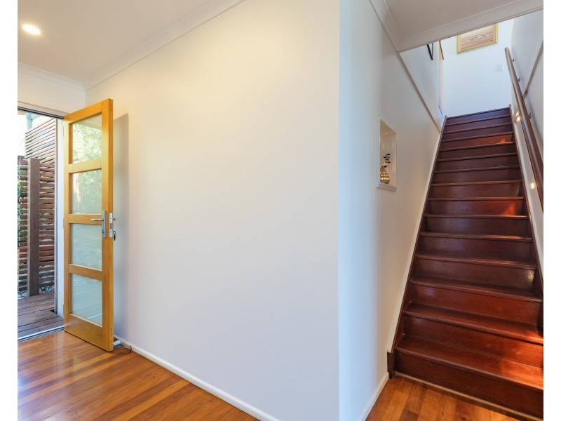 19 Cumming Parade, Point Lookout QLD 4183