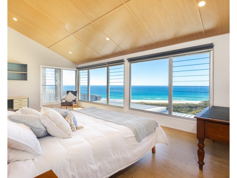 19 Cumming Parade, Point Lookout QLD 4183