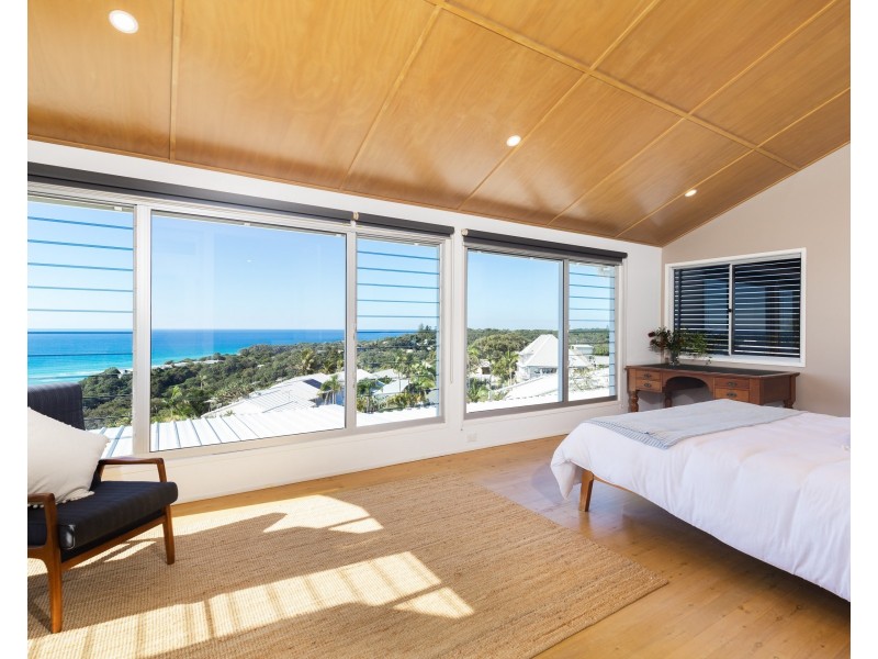 19 Cumming Parade, Point Lookout QLD 4183