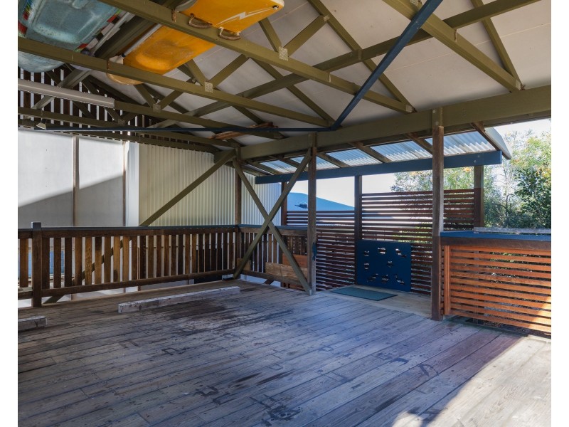 19 Cumming Parade, Point Lookout QLD 4183
